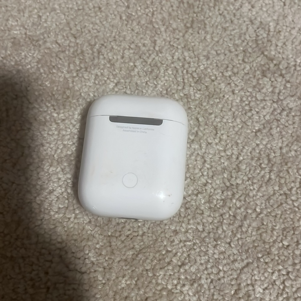 AIRPODS - Picture 3 of 3